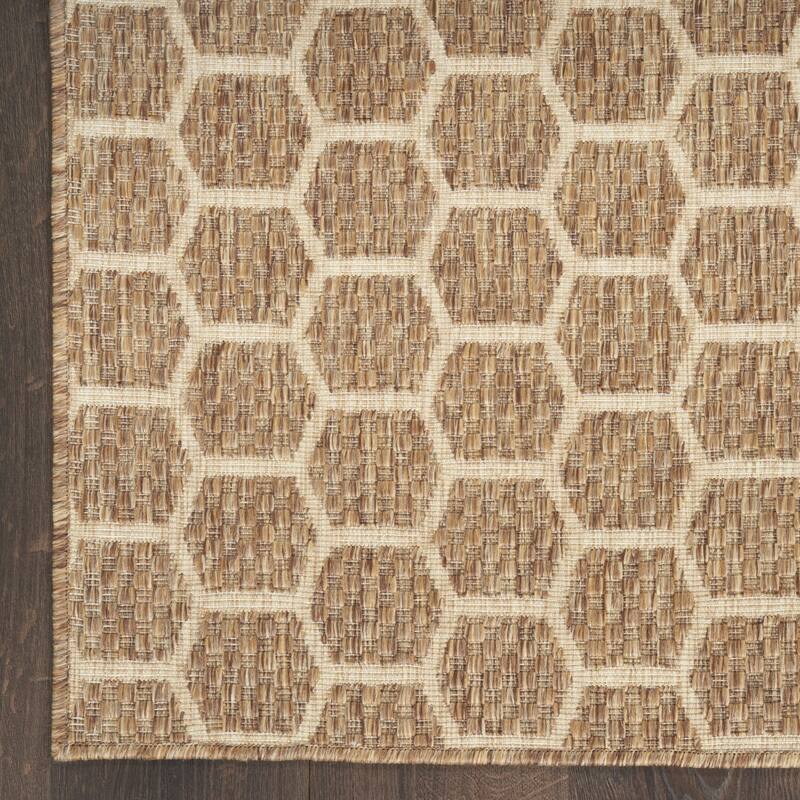 HomeRoots Geometric Modern Rectangle Outdoor Rug - 9' X 12'