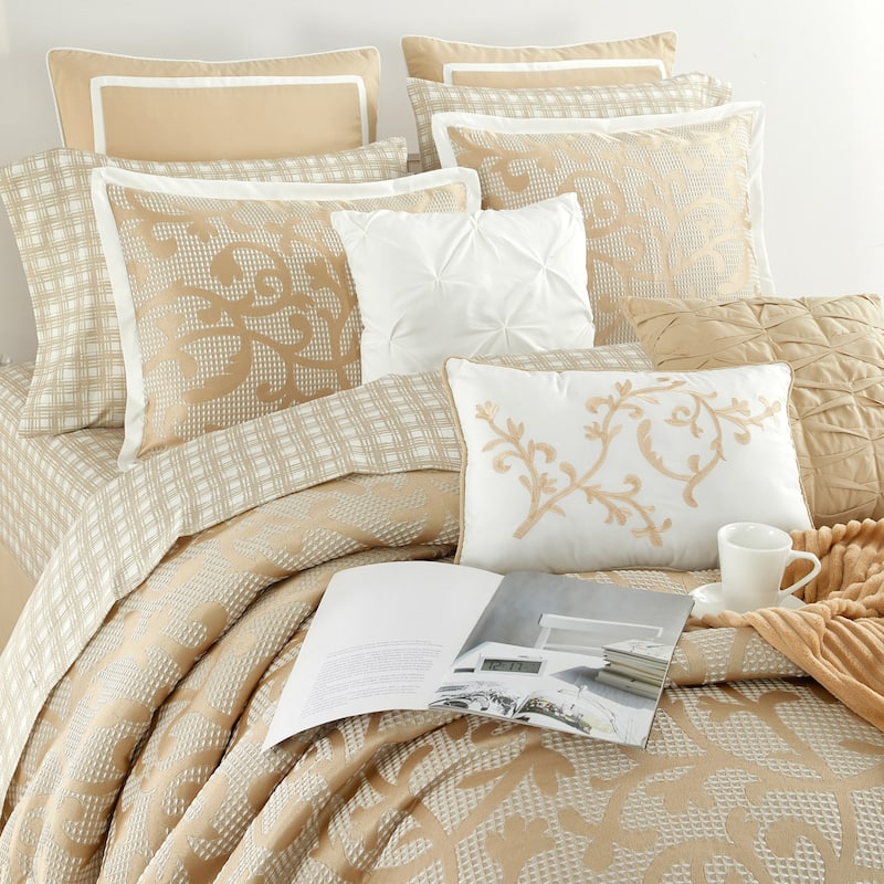 Nanshing Neva 14 Piece Paisley Jacquard Comforter Set