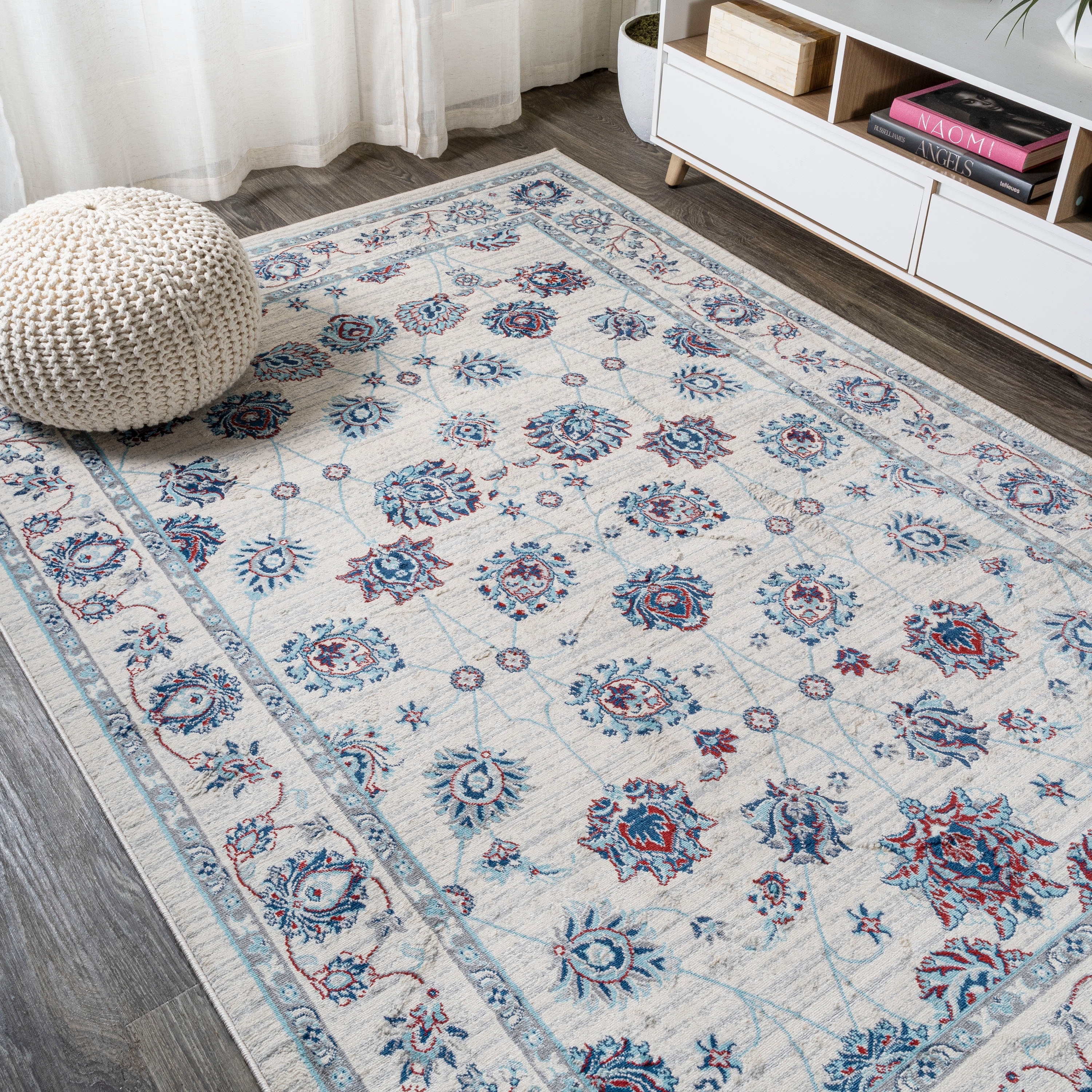 https://ak1.ostkcdn.com/images/products/is/images/direct/e0e72d6b4d52b93c559cda14ef98da9bf6ad399b/JONATHAN-Y-Modern-Persian-Vintage-Medallion-Distressed-Area-Rug.jpg