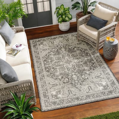 Livabliss Ravello Traditional Persian Indoor/ Outdoor Area Rug