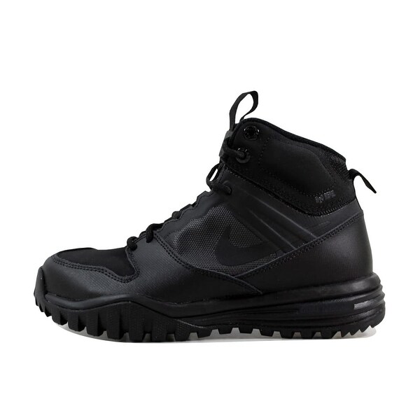 grade school nike boots