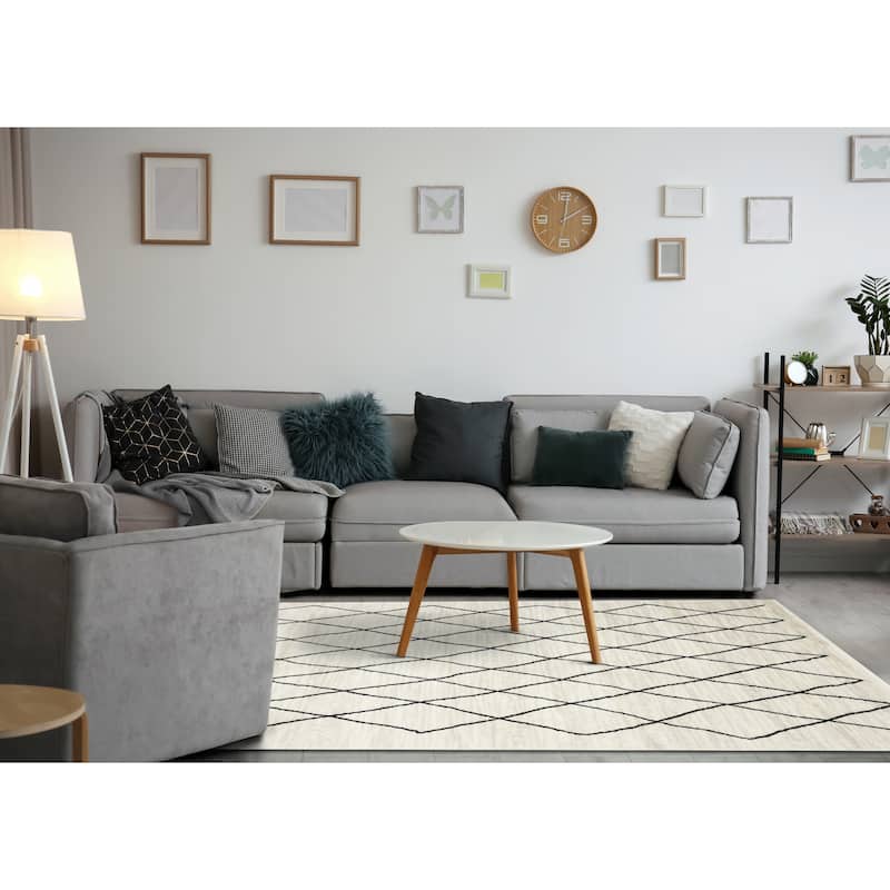 Madrid Collection - Cream/Black Trellis Lines Rug