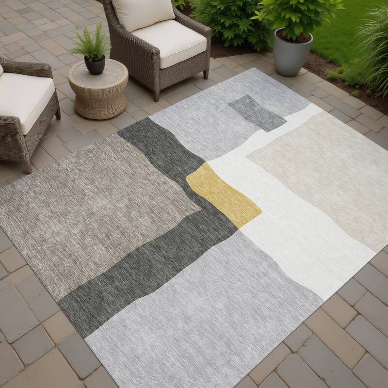 Machine Washable Indoor/ Outdoor Contemporary Blox Chantille Rug