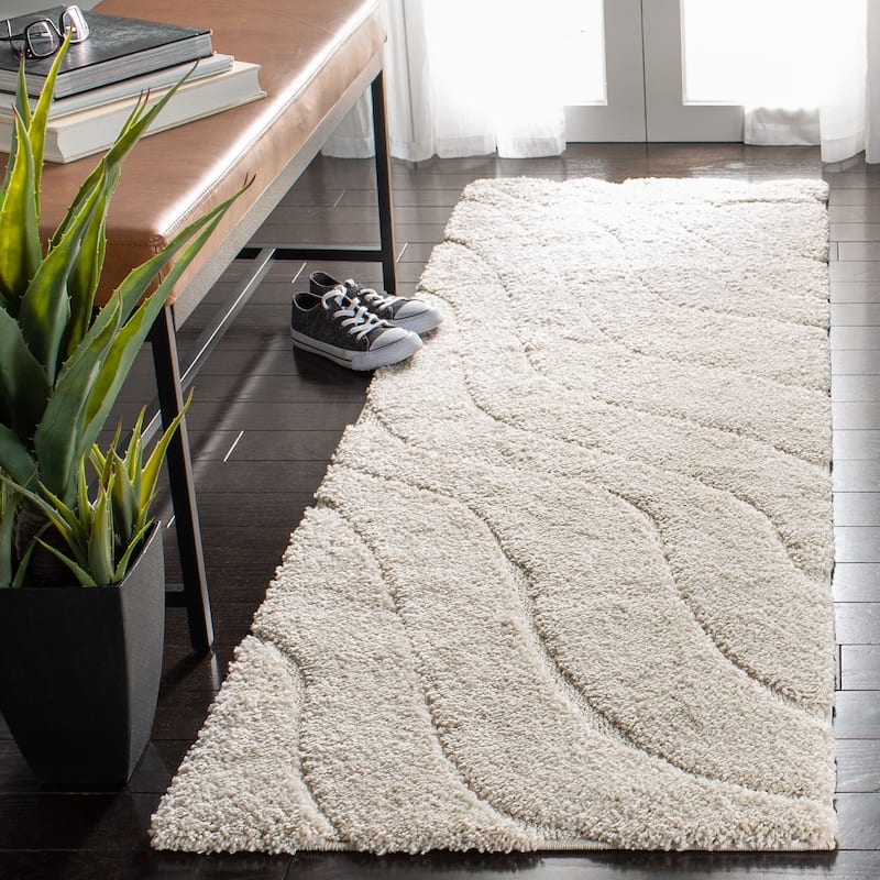 SAFAVIEH Florida Shag Hervor Soft Serene Waves 1.2-inch Thick Rug - 2'3" x 5' - Creme - Rectangle