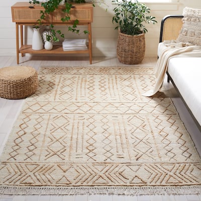 SAFAVIEH Handmade Natural Fiber Ilsegret Boho Jute Fringe Rug