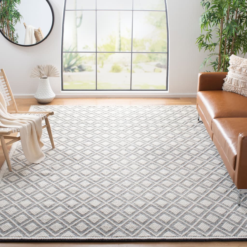 SAFAVIEH Handmade Natura Dzuvita Wool Rug