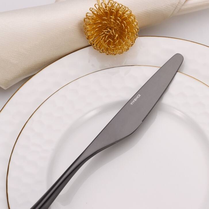 20 Pc Flatware Set with Wavy Handle