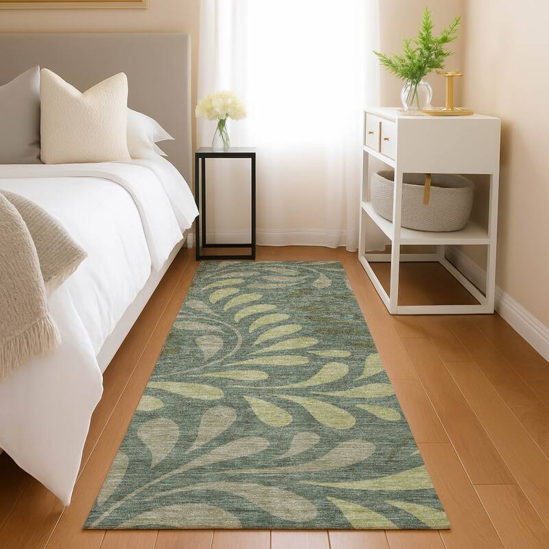 Machine Washable Indoor/ Outdoor Floral Arabesque Chantille Rug