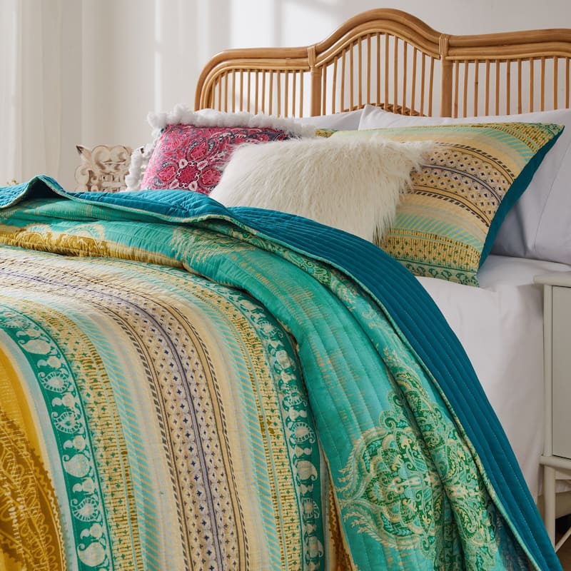 Greenland Home Fashions Aurora Vintage Boho Quilt and Pillow Sham Set