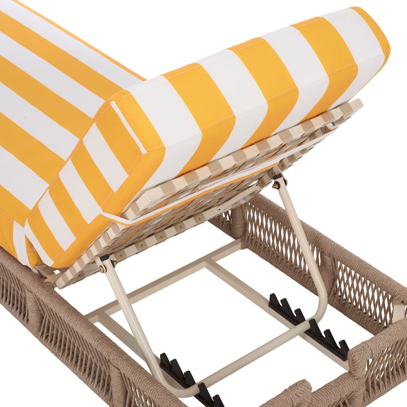 SAFAVIEH Outdoor Tinna Sun Lounger - 75"W x 25"D x 13"H