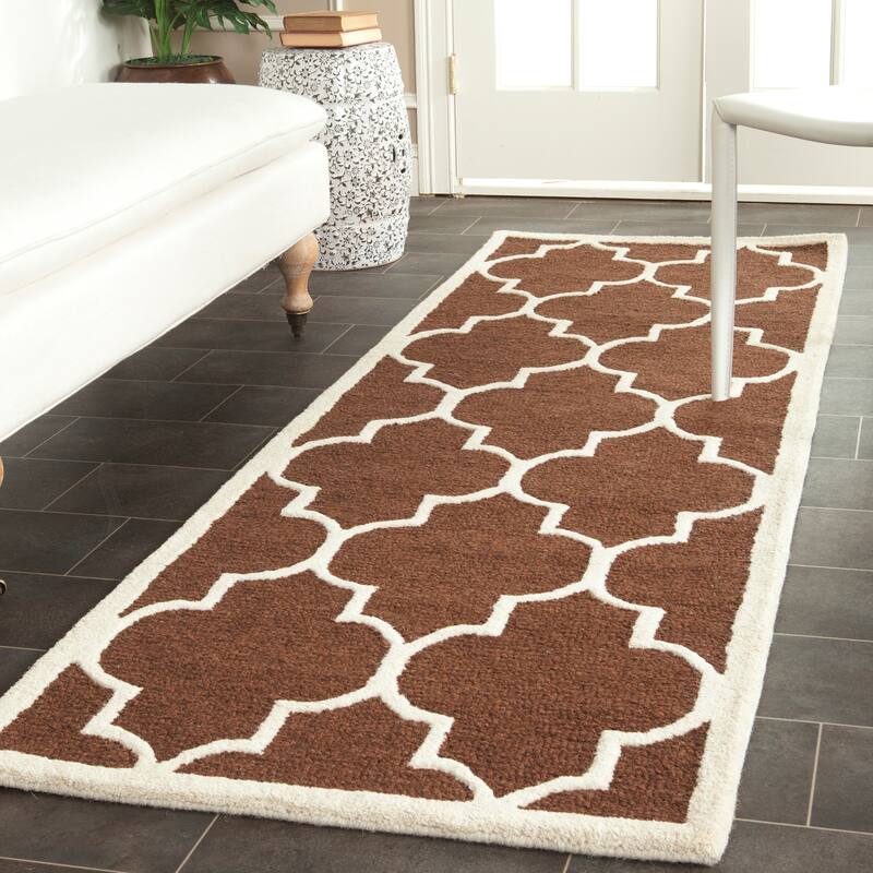 SAFAVIEH Handmade Cambridge Oddny Moroccan Trellis Wool Rug - 2'6" x 8' Runner - Dark Brown/Ivory