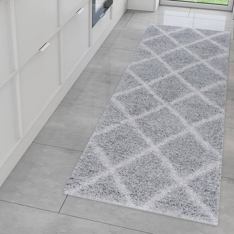 Sohni Shag Farmhouse Diamond Indoor Area Rug
