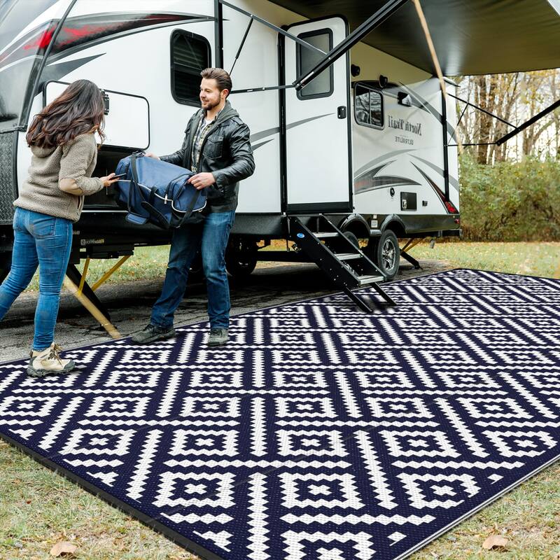 Reversible Charcoal Geometric Flat-Weave Recyclable Outdoor Rug - 6'X9' - Navy Blue - Rectangle
