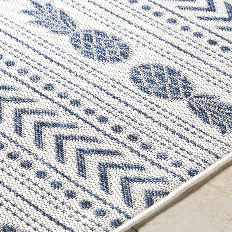 Livabliss Eagean Traditional Indoor/Outdoor Area Rug