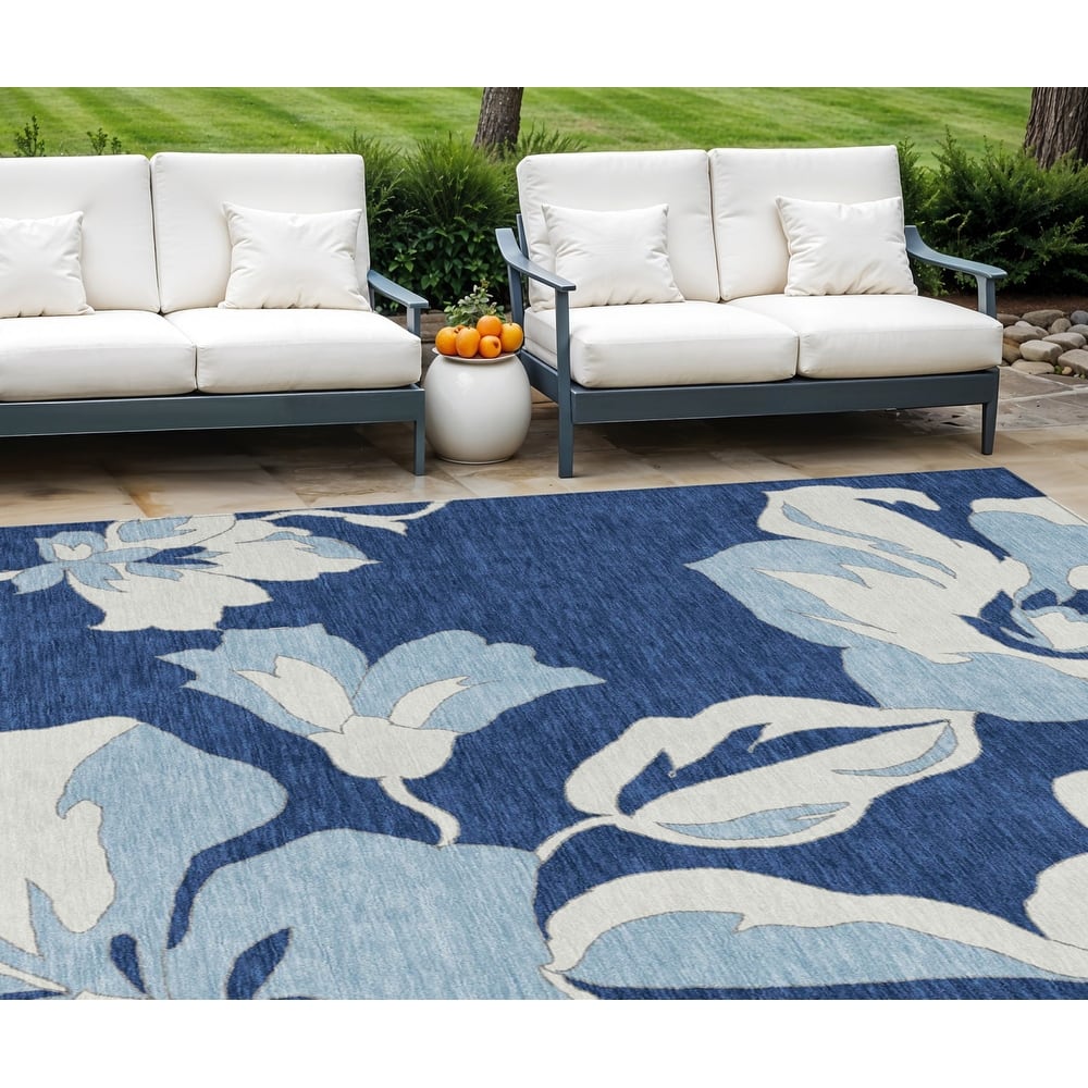 HomeRoots Floral Transitional Rectangle Outdoor Rug