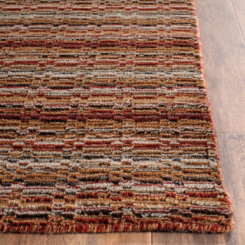 SAFAVIEH Handmade Himalaya Ylfa Modern Wool Rug