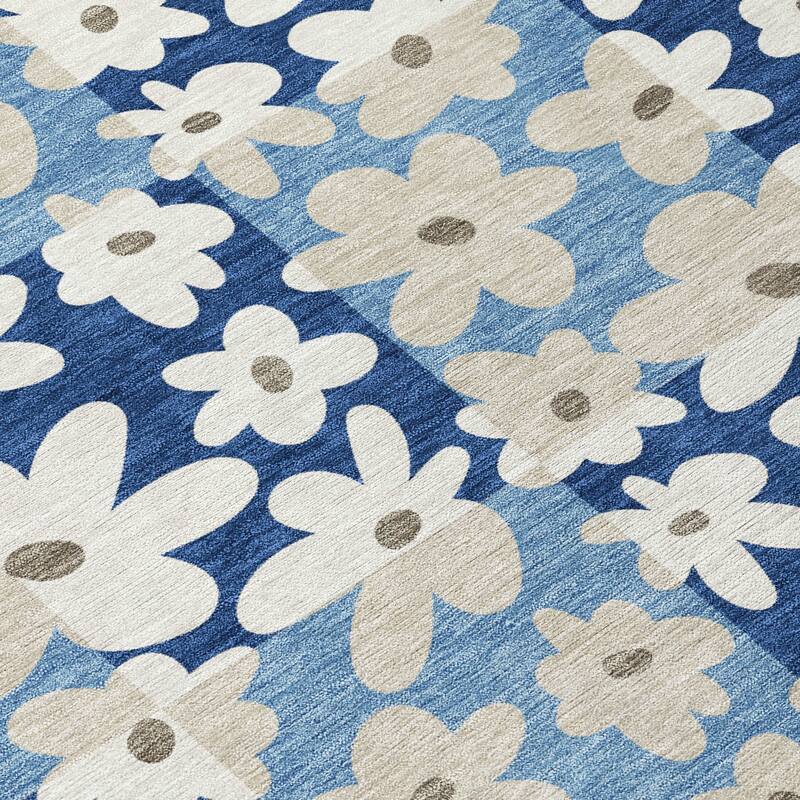 Machine Washable Indoor/ Outdoor Floral Krissy Chantille Rug