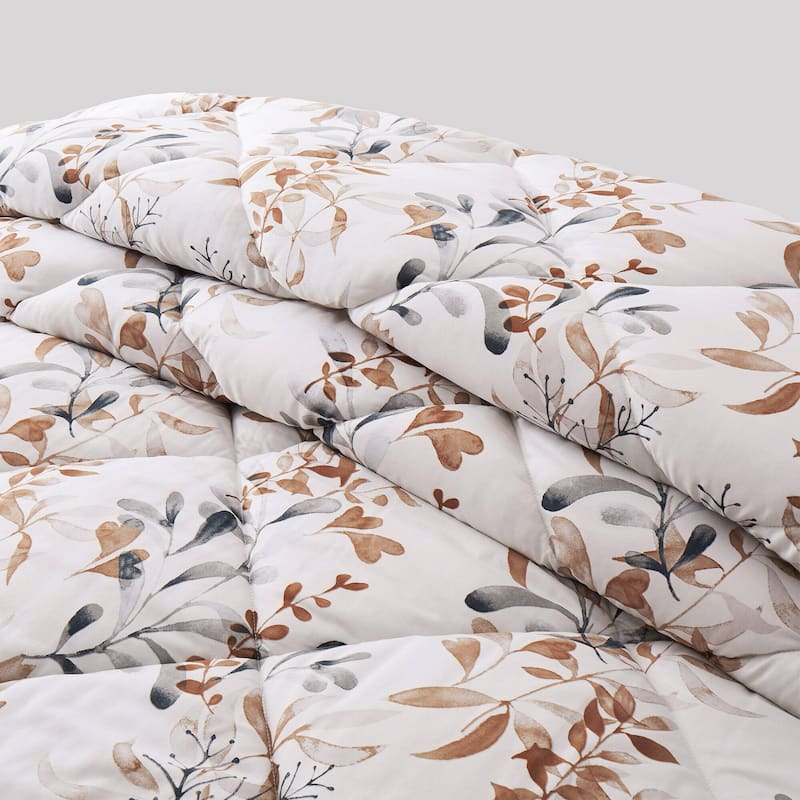 All Season Floral Printed Reversible 7-Piece Bed in a Bag With Sheet Set