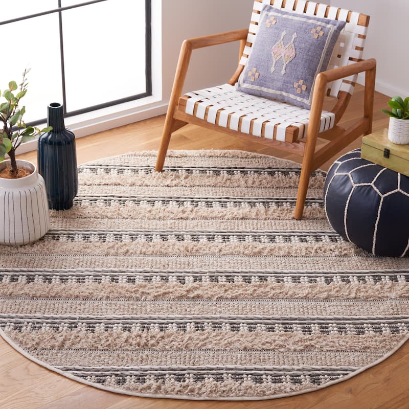 SAFAVIEH Handmade Natura Ingiridur Stripe Cotton Rug - 6' Round - Beige/Grey
