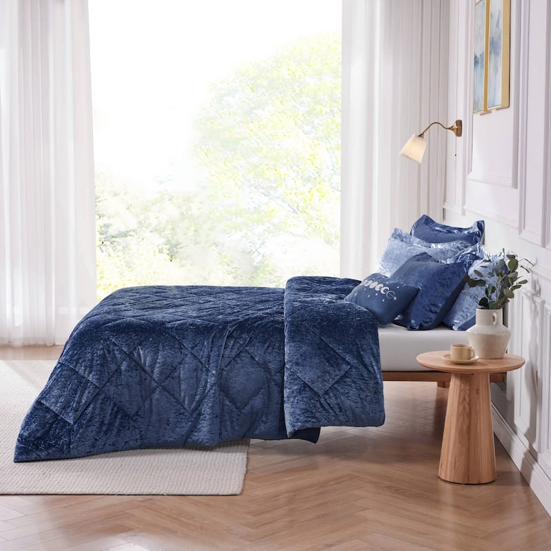 Intelligent Design Isabel Velvet Comforter Set