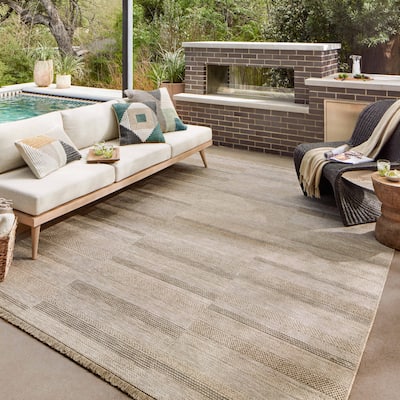 Alexander Home Dana Indoor / Outdoor Modern Area Rug
