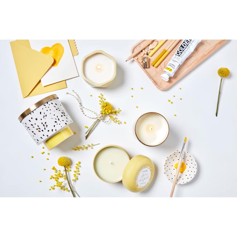ILLUME Go Be Lovely Golden Honeysuckle Candle
