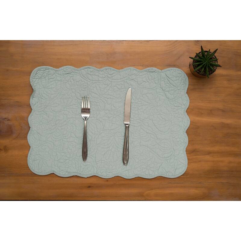 Christiana Breeze Reversible Machine Washable Scallop Quilt Placemats Set of 6