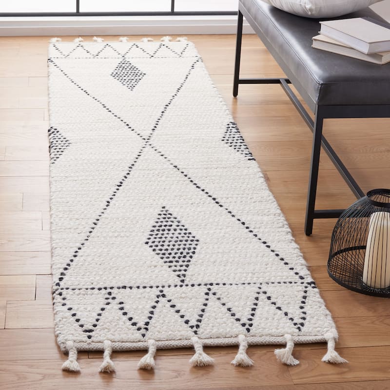 SAFAVIEH Handmade Casablanca Dituri Boho Wool Tassel Rug - 2'3" x 6' Runner - Ivory/Black