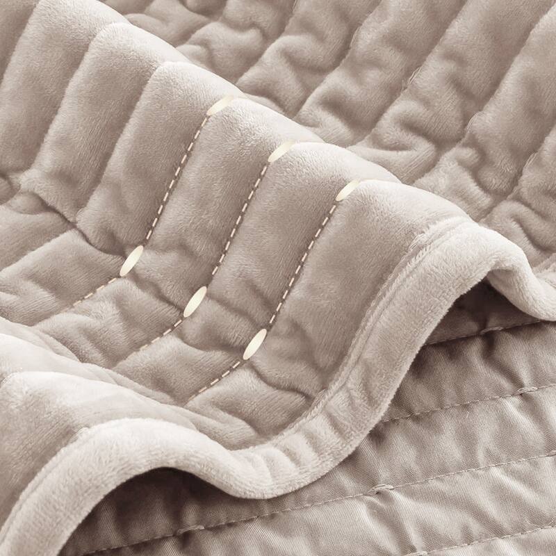 Wonderful Velvet 3 Piece Quilt Set