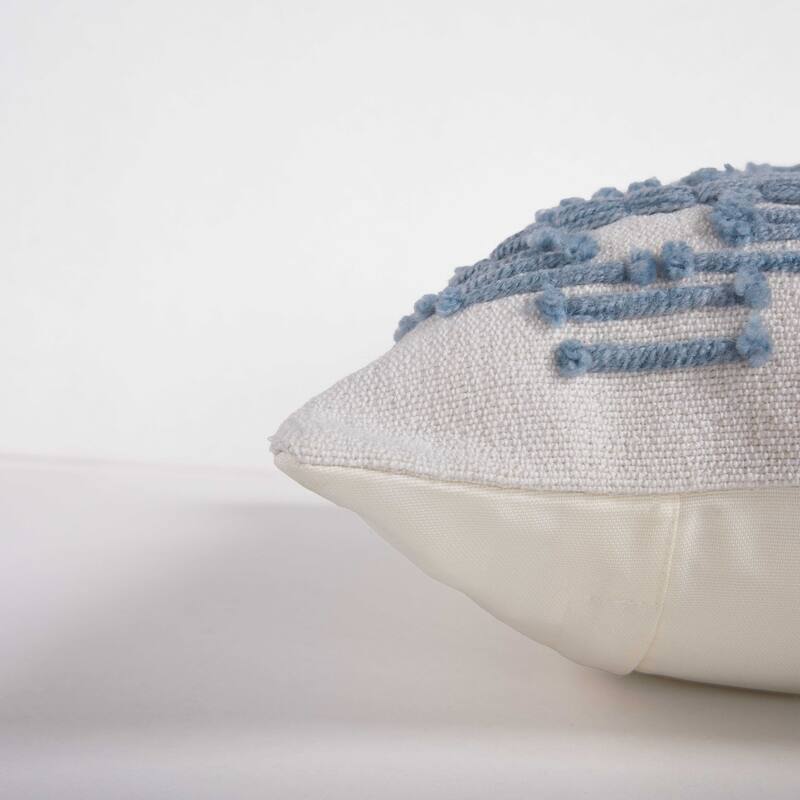 Rizzy Collection Natural/Blue Medallion Modern Lumbar Throw Pillow