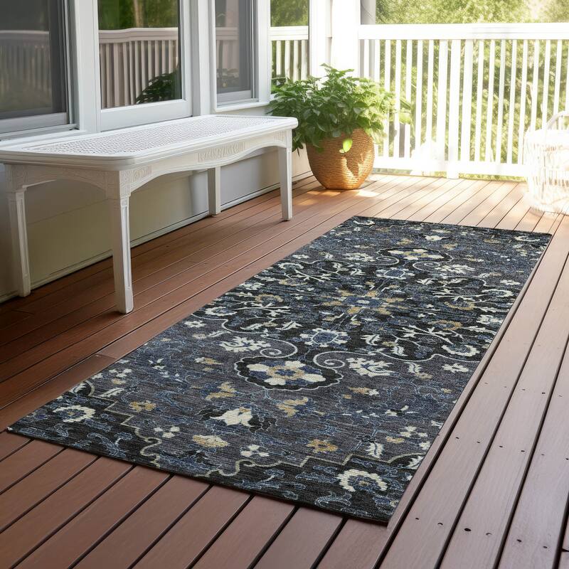 Machine Washable Indoor/ Outdoor Traditional Savannah Chantille Rug - Black - 2'3" x 7'6"