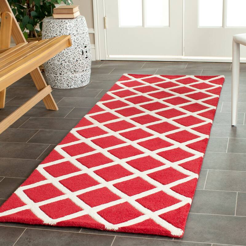SAFAVIEH Handmade Chatham Retha Modern Moroccan Wool Rug - 2'3" x 7' Runner - Red/Ivory - Runner