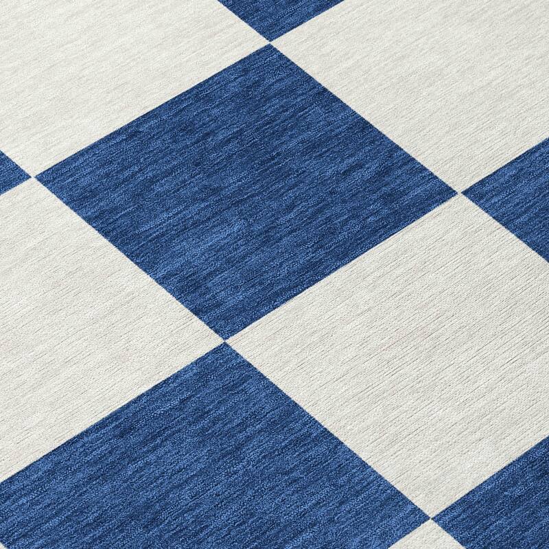 Machine Washable Indoor/ Outdoor Modern Checker Chantille Rug