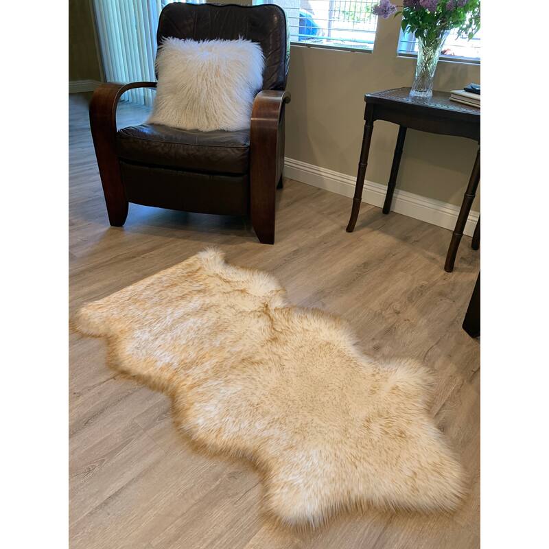 Highland Select Natural Long Wool Sheepskin 1-1/2 Pelt Shag Rug - 2' x 4'