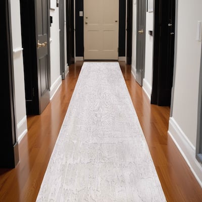 Hetom Abstract Modern Non Skid Woven Area Rug By HomeRoots - 96' X '31' X '0.2