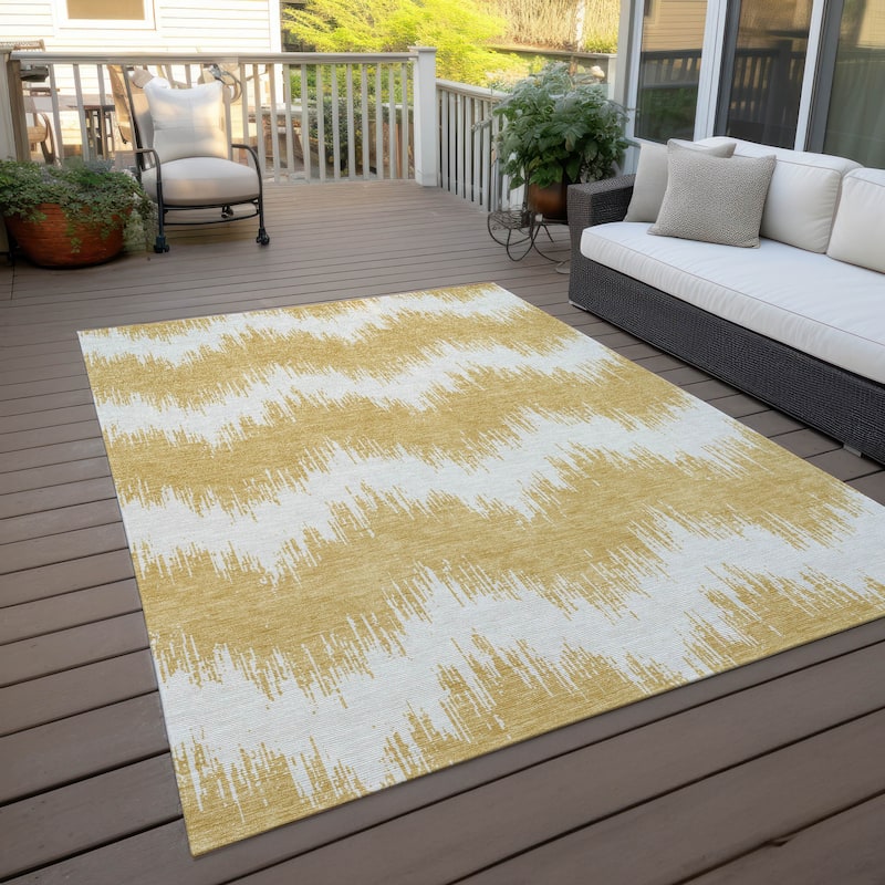 Machine Washable Indoor/ Outdoor Chantille Modern Chevron Rug - Gold - 2'6" x 3'10"