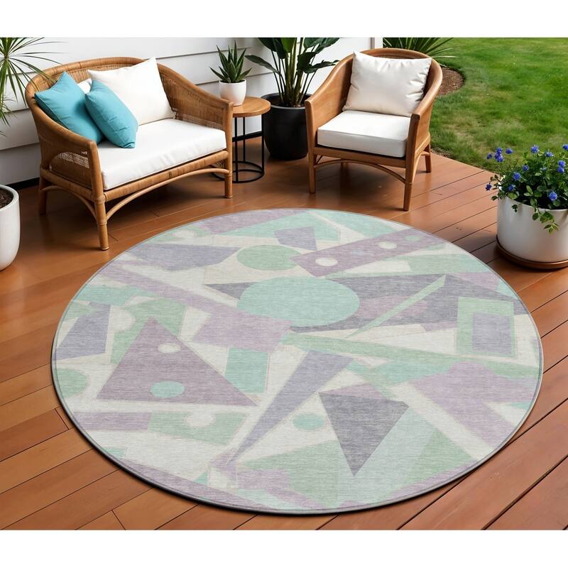 HomeRoots Geometric Modern Rectangle Outdoor Rug - 8' Round