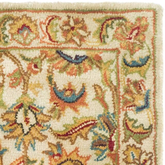 SAFAVIEH Handmade Classic Clotilda Traditional Oriental Wool Rug