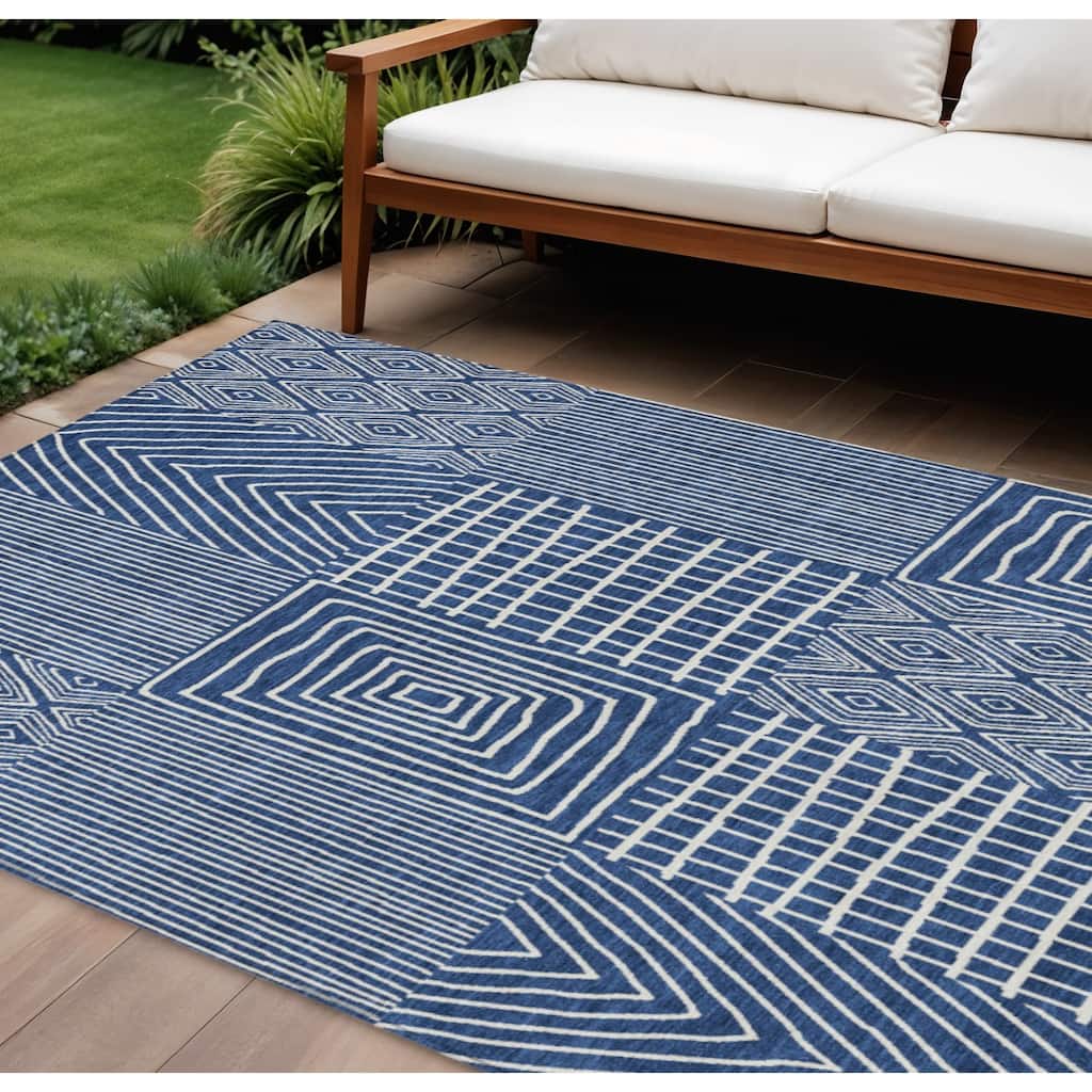 HomeRoots Geometric Transitional Rectangle Outdoor Rug