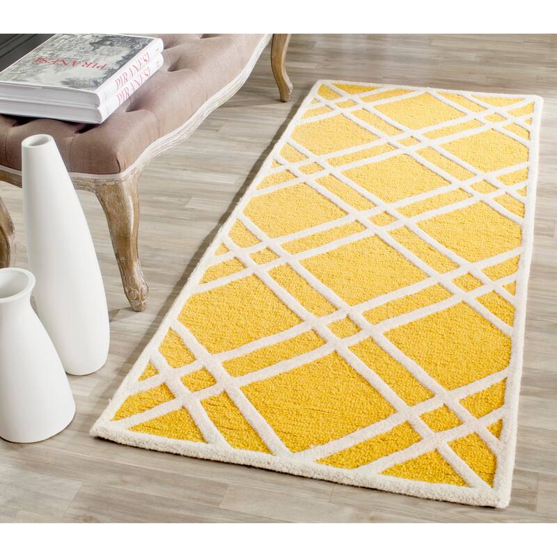 SAFAVIEH Handmade Cambridge Polona Modern Moroccan Wool Rug - 2'6" x 6' Runner - Gold/Ivory