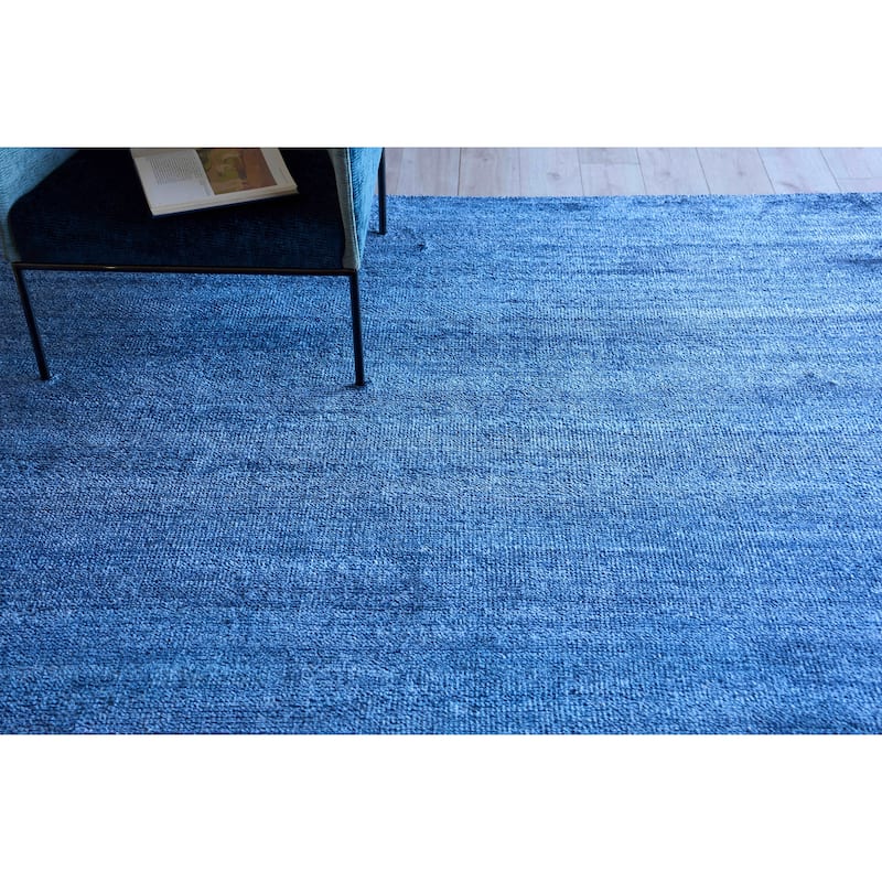 Exquisite Rugs Plush Hand-Knotted Bamboo Silk/New Zealand Wool Navy Area Rug.