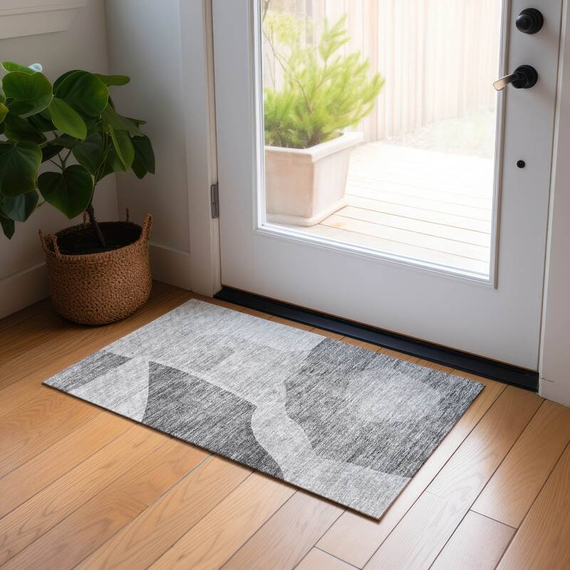 Machine Washable Indoor/ Outdoor Chantille Contemporary Abstract Rug - Silver - 1'8" x 2'6"