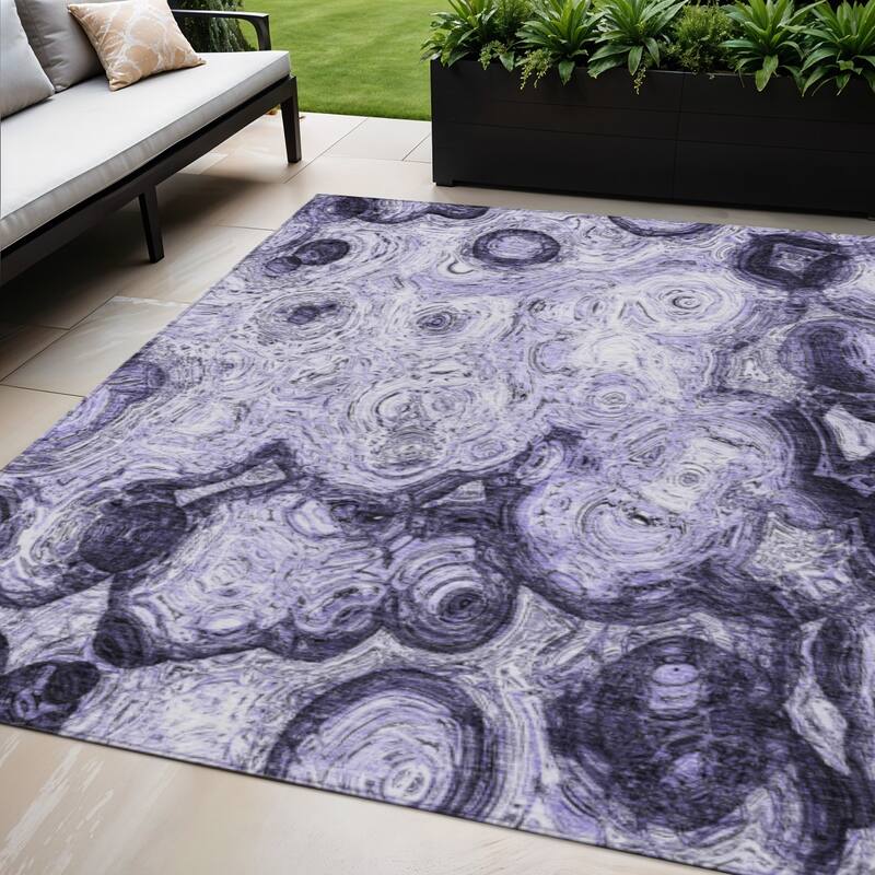 HomeRoots Abstract Transitional Rectangle Outdoor Rug - 5' X 8'