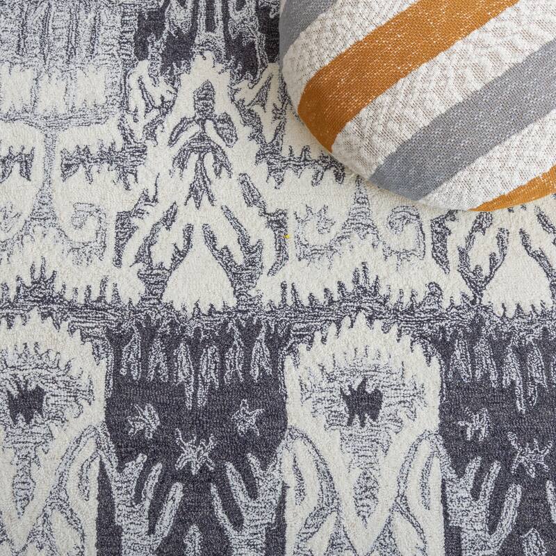 SAFAVIEH Handmade Ikat Riina Bohemian Wool Rug