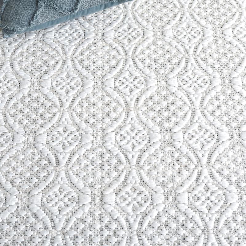 SAFAVIEH Handmade Marbella Iounona Rug