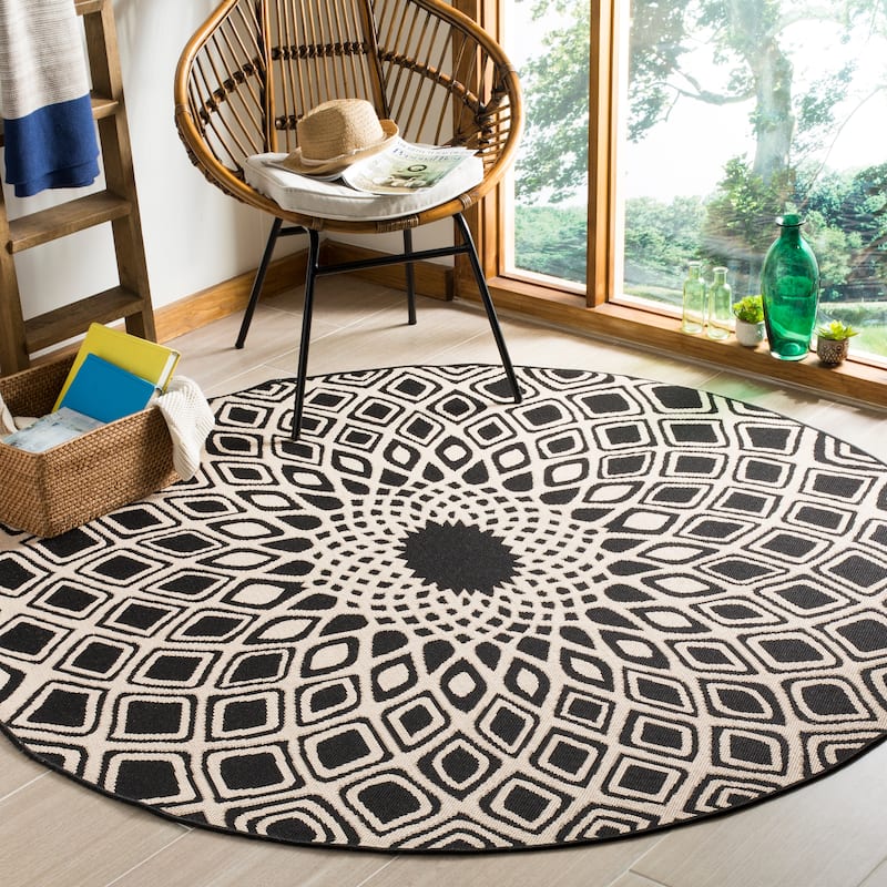 SAFAVIEH Courtyard Marylyn Indoor/ Outdoor Waterproof Patio Backyard Rug - 6'7" x 6'7" Round - Black/Beige