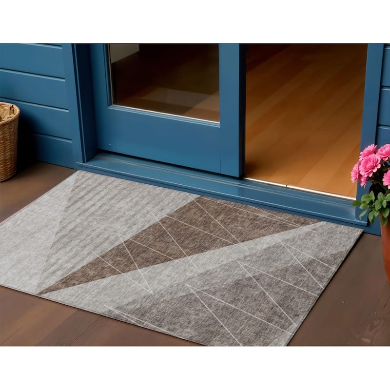 HomeRoots Geometric Transitional Rectangle Outdoor Rug - 3' x 5'