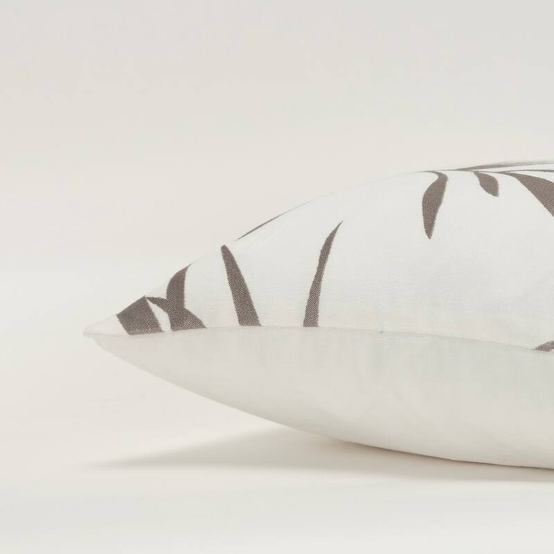 Rizzy Home Transitional Ivory Poly Filled Decorative Pillow 18" x 18"