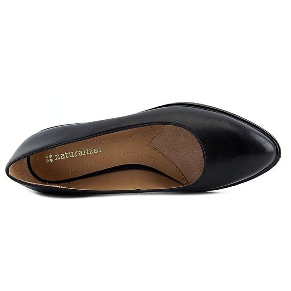 naturalizer pointed toe flats