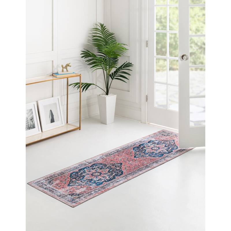 Traditional Tira Collection Area Rug
